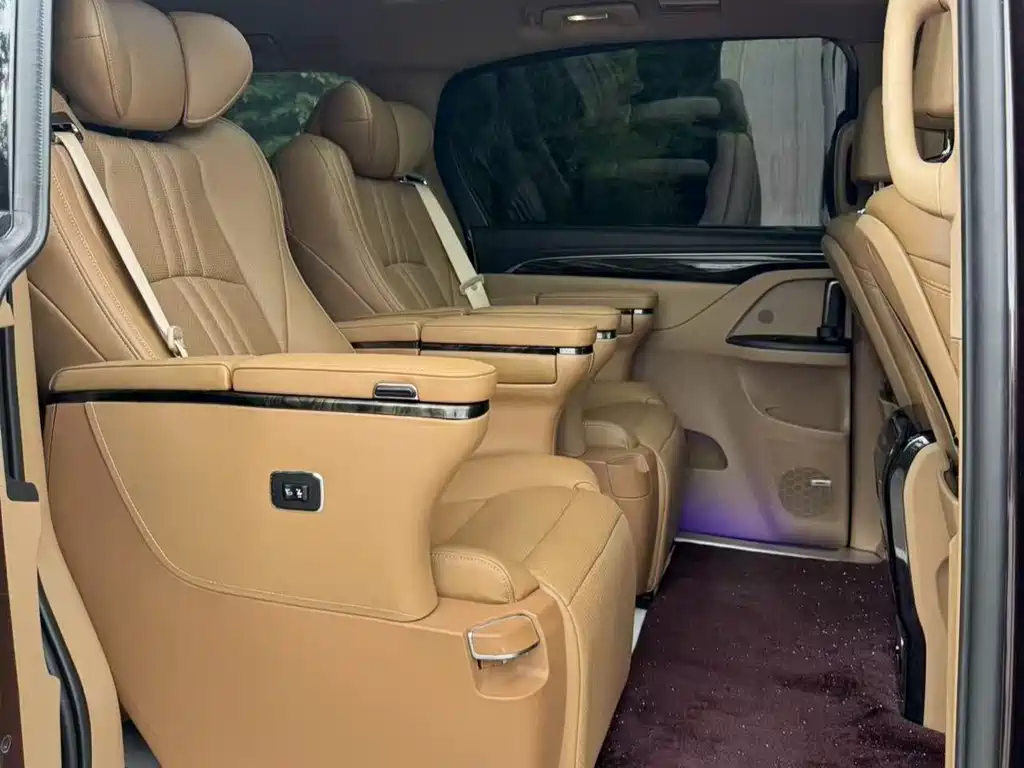 Buick GL8 ES 28 T Flagship CN-VI