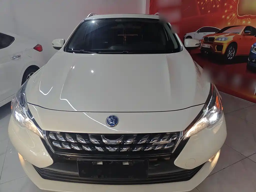 Venucia T90 2.0 L CVT Connected Smart Style CN-VI