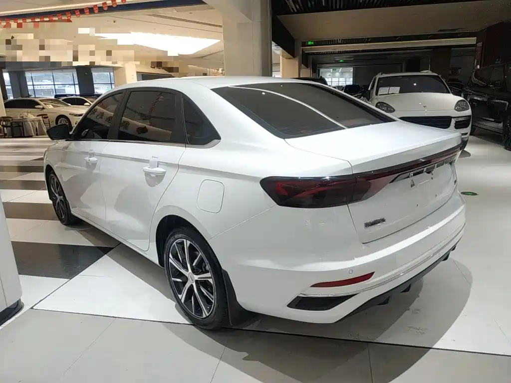 Emgrand 4 th Gen 1.5 L CVT Flagship