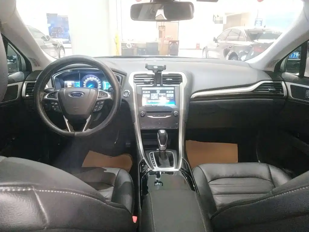 Mondeo 2.0 L GTDi200 Luxury
