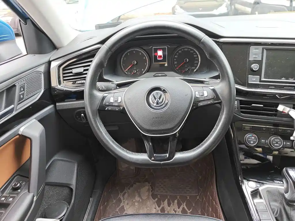 Tayron 330 TSI 2 WD Luxury CN-V