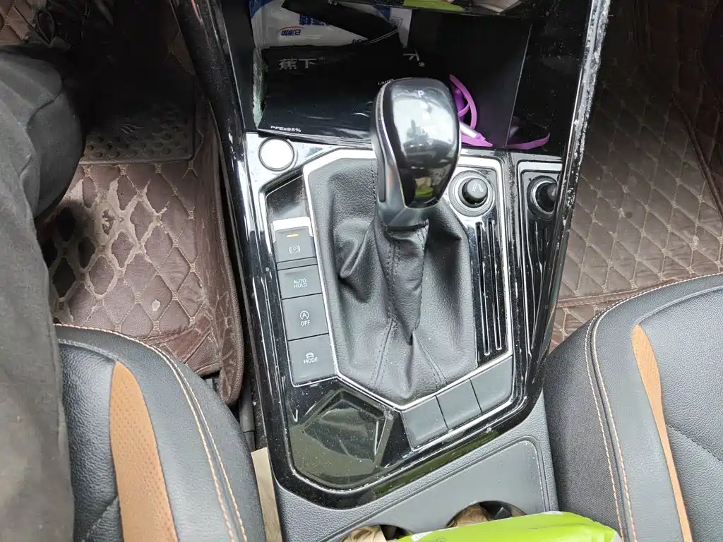 Tayron 330 TSI 2 WD Luxury CN-V