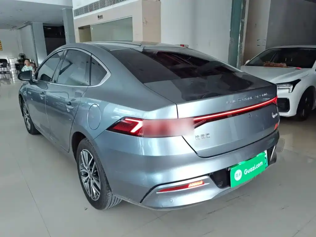 Qin PLUS DM-i 120 KM Flagship