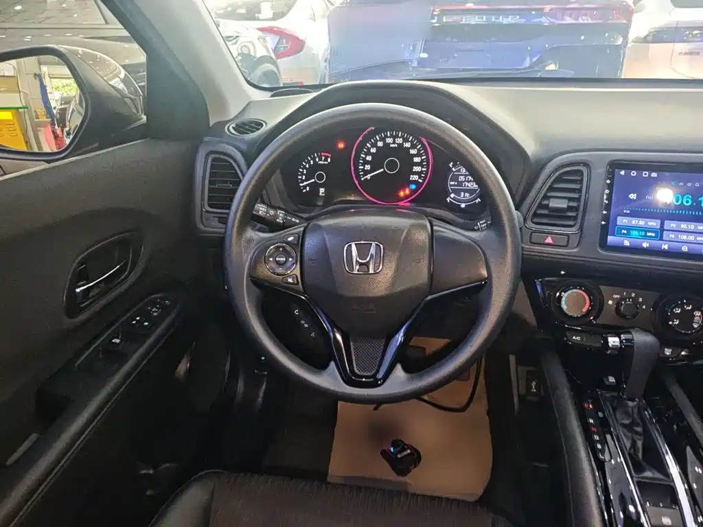 Vezel 1.5 L CVT Pioneer