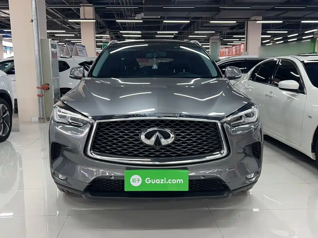 Infiniti QX50 2.0 T 2 WD Fashion