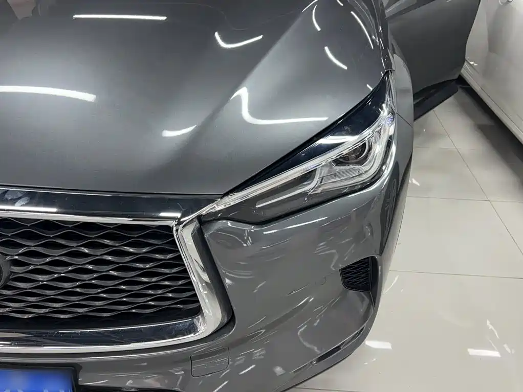 Infiniti QX50 2.0 T 2 WD Fashion