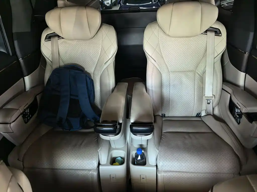 Alphard Dual Engine 2.5 L Premium Enjoyment