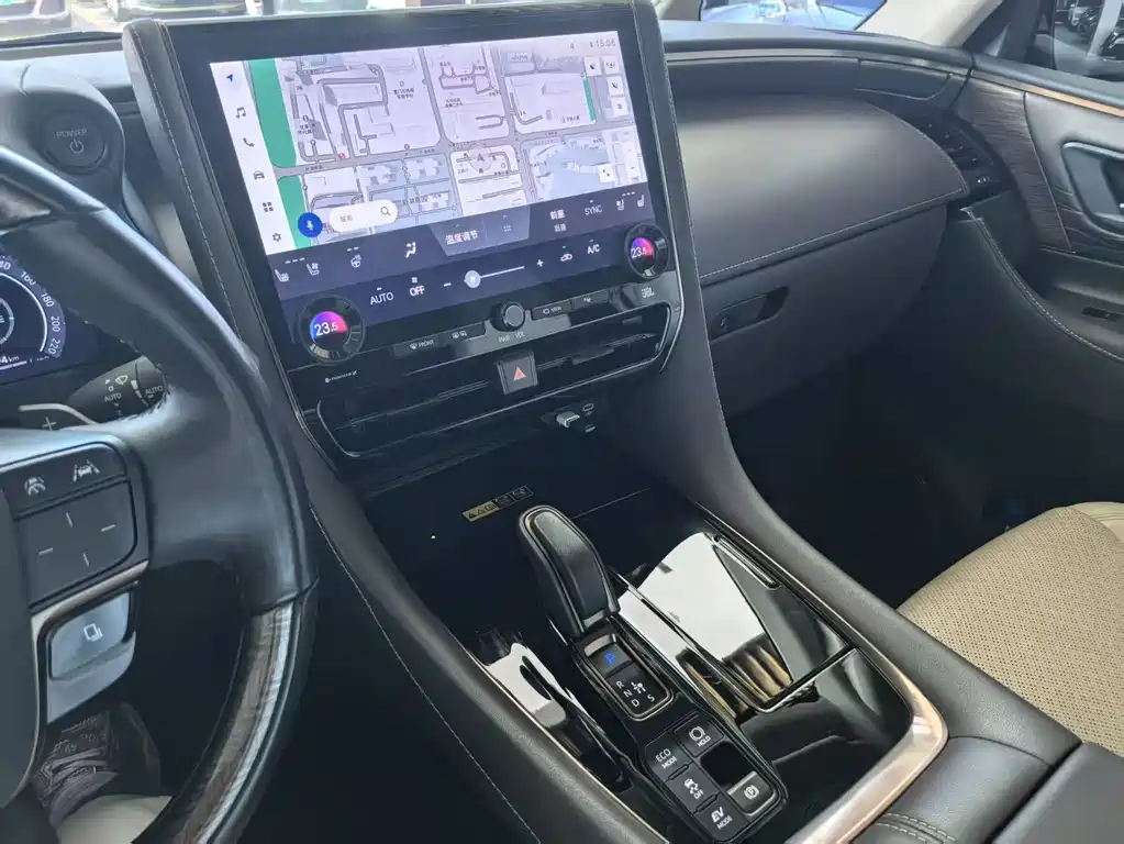 Alphard Dual Engine 2.5 L Premium Enjoyment