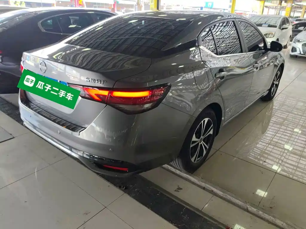 Sylphy 1.6 L CVT Joy