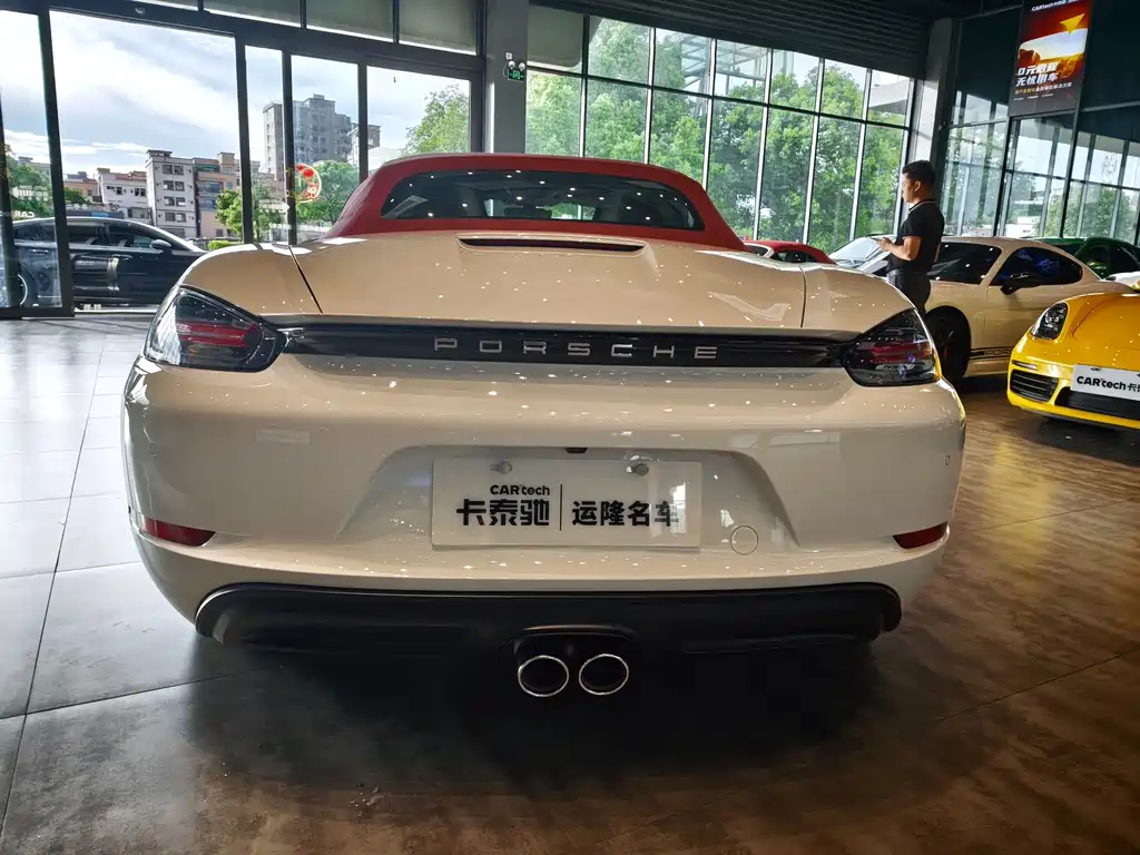 Porsche 718 Boxster 2.0 T