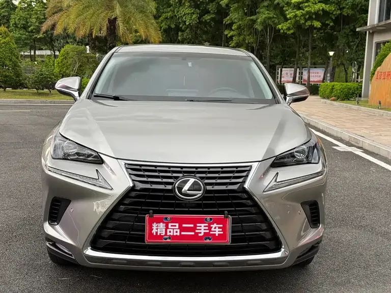 Lexus NX 200 FWD Sharp Travel