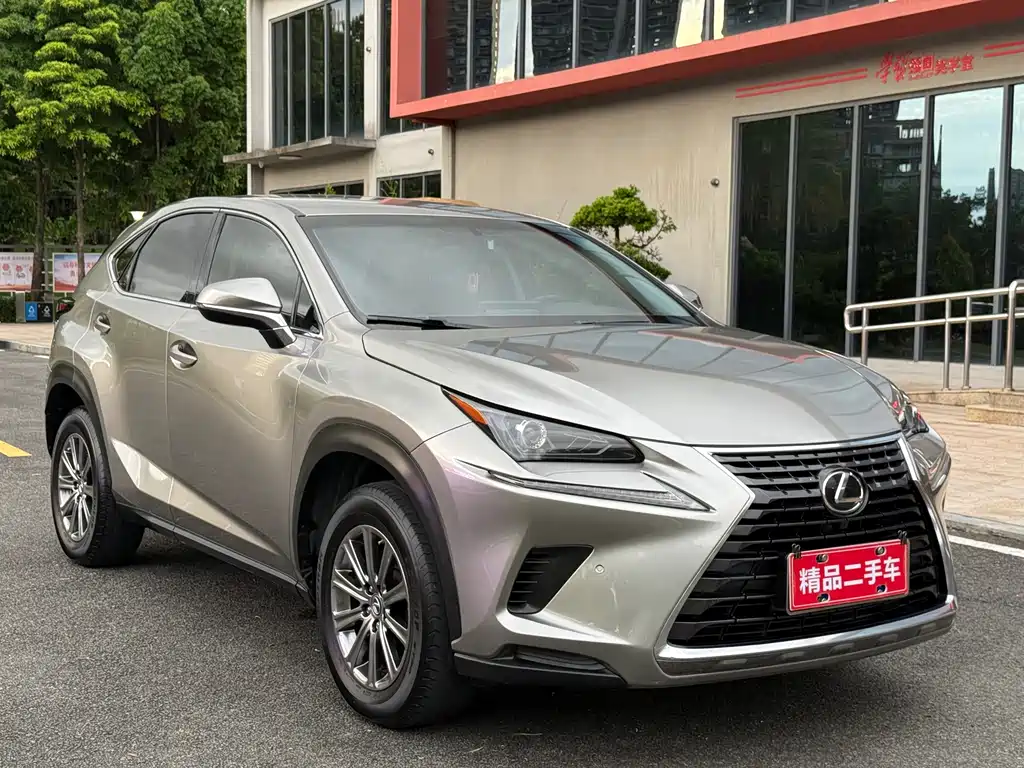 Lexus NX 200 FWD Sharp Travel