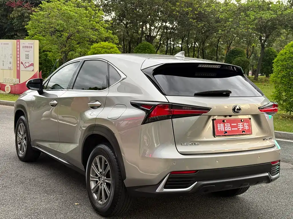 Lexus NX 200 FWD Sharp Travel