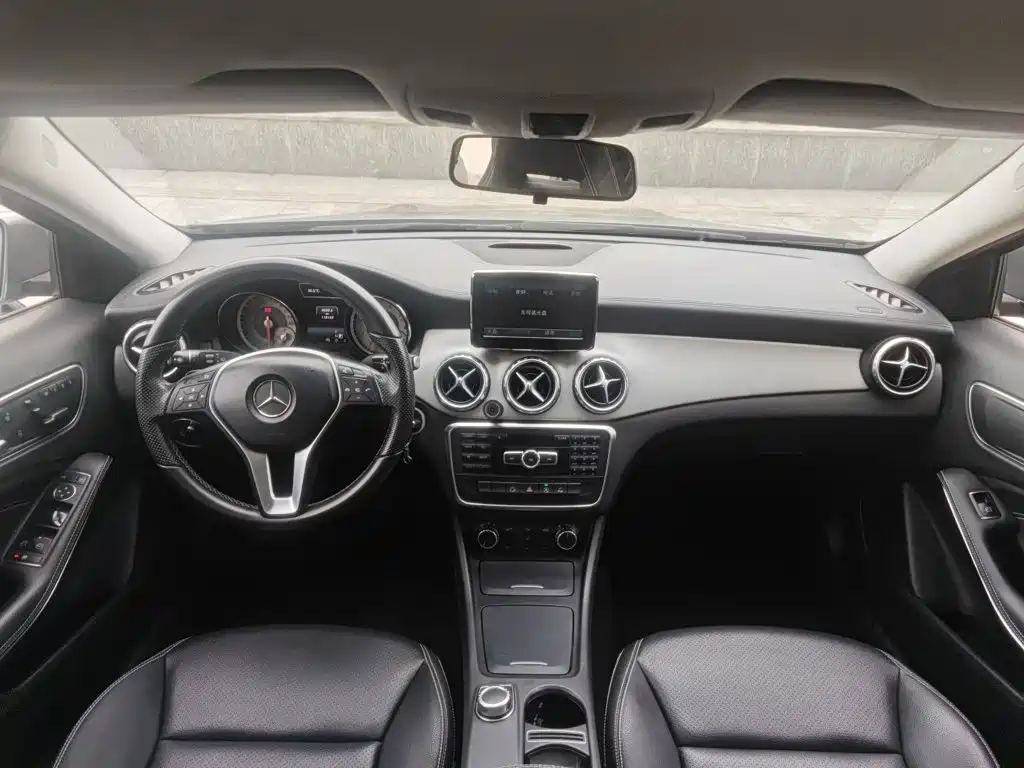 Mercedes-Benz GLA GLA 200 Fashion