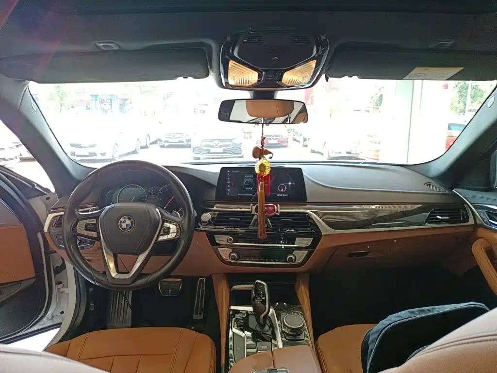 BMW 5 Series Facelift 530 Li Leading M Sport Package