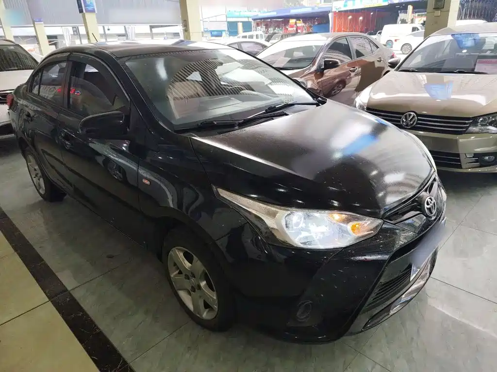 YARiS L Zhixiang 1.5 E CVT Charm Motion