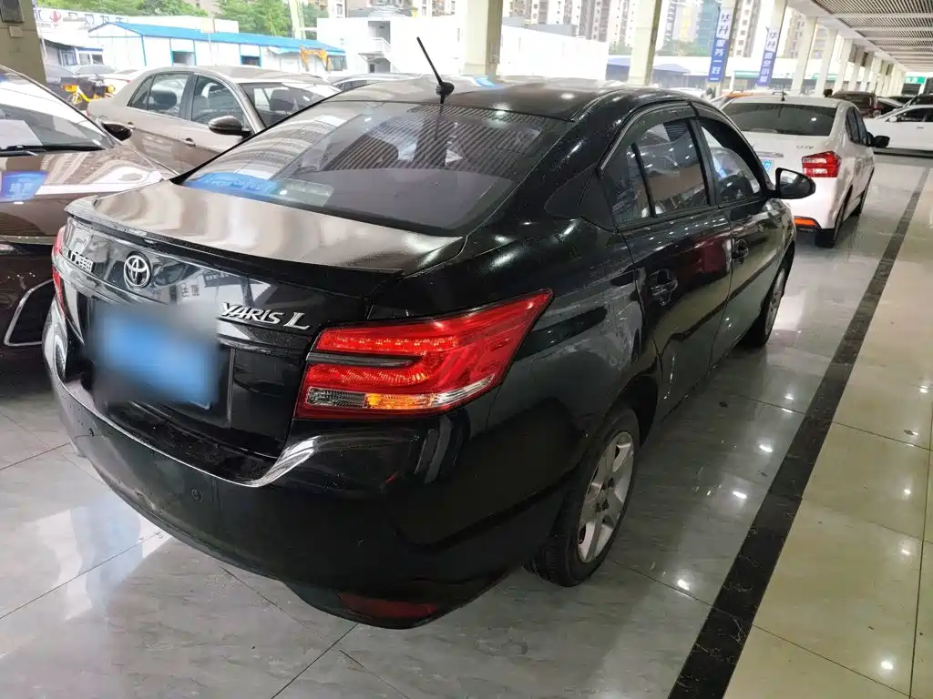 YARiS L Zhixiang 1.5 E CVT Charm Motion