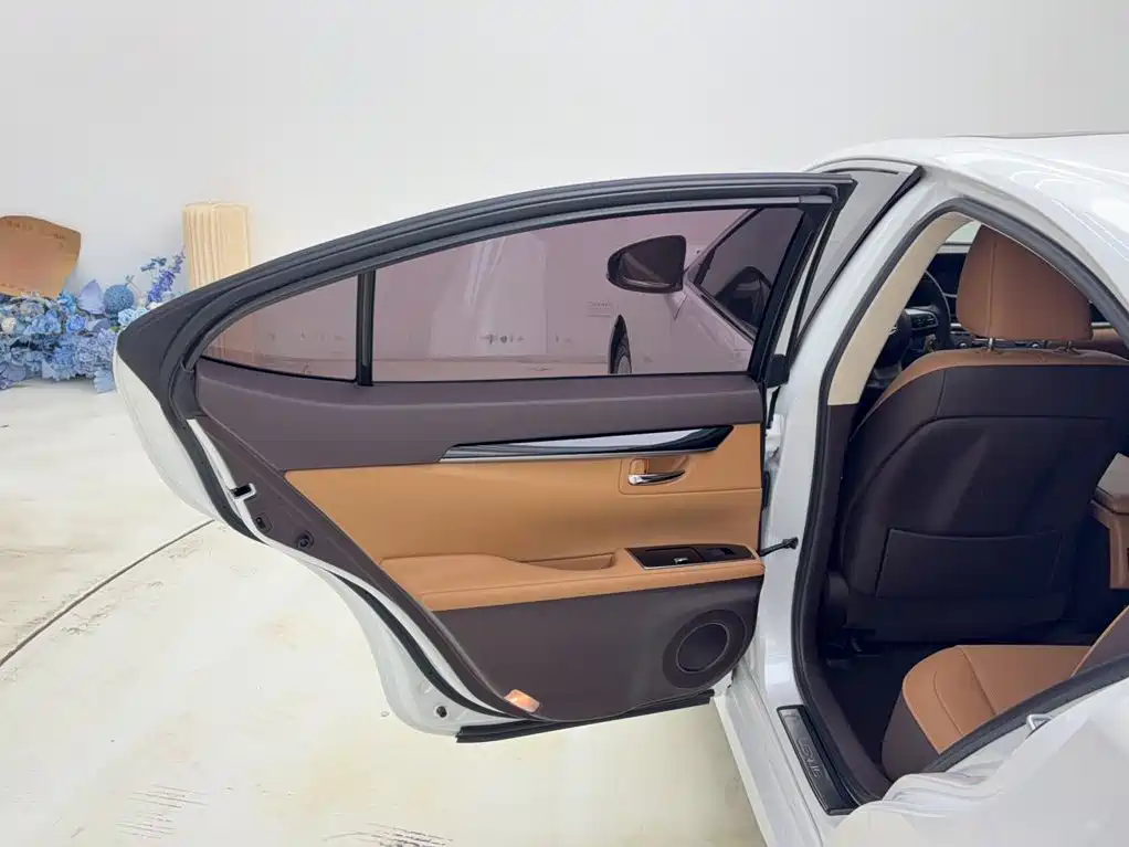 Lexus ES 200 Elite