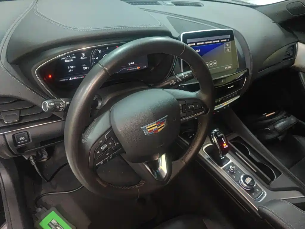 Cadillac CT5 28 T Luxury (Standard)