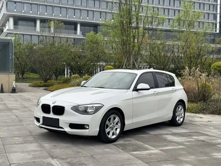 BMW 1 Series (Import) Facelift 116 i Leading