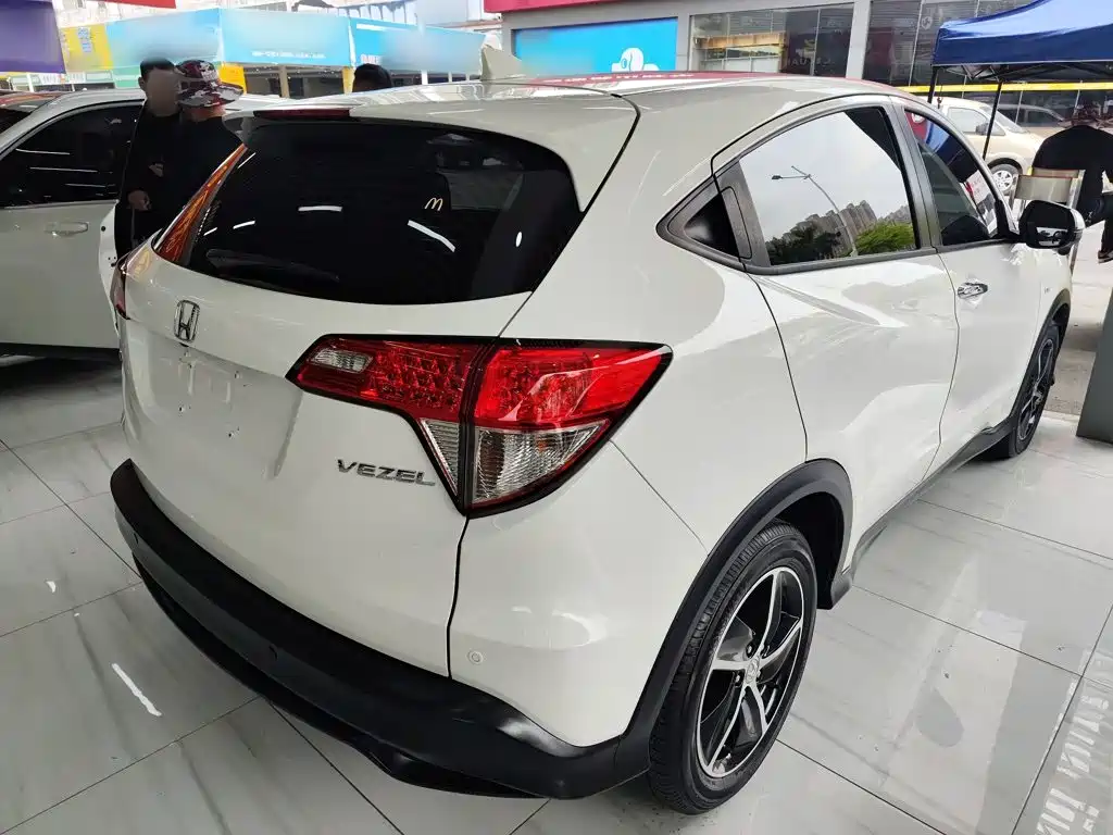 Vezel 1.5 L CVT Pioneer