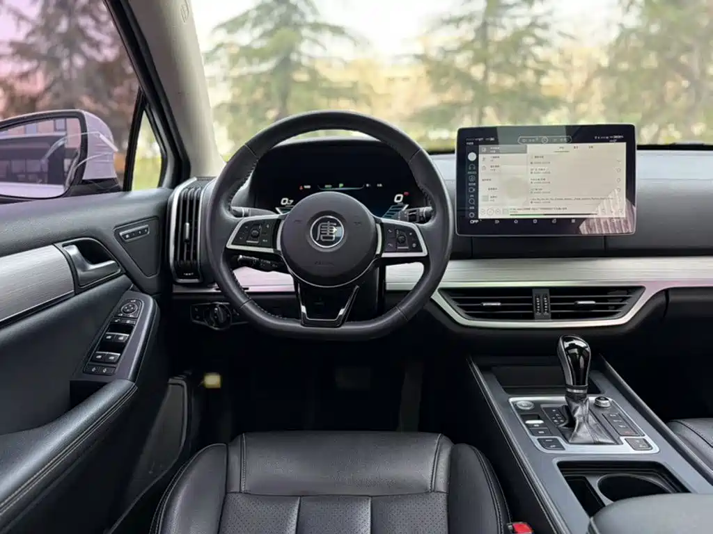 Tang 2.0 T Auto Connected Honored 7-seat CN-V