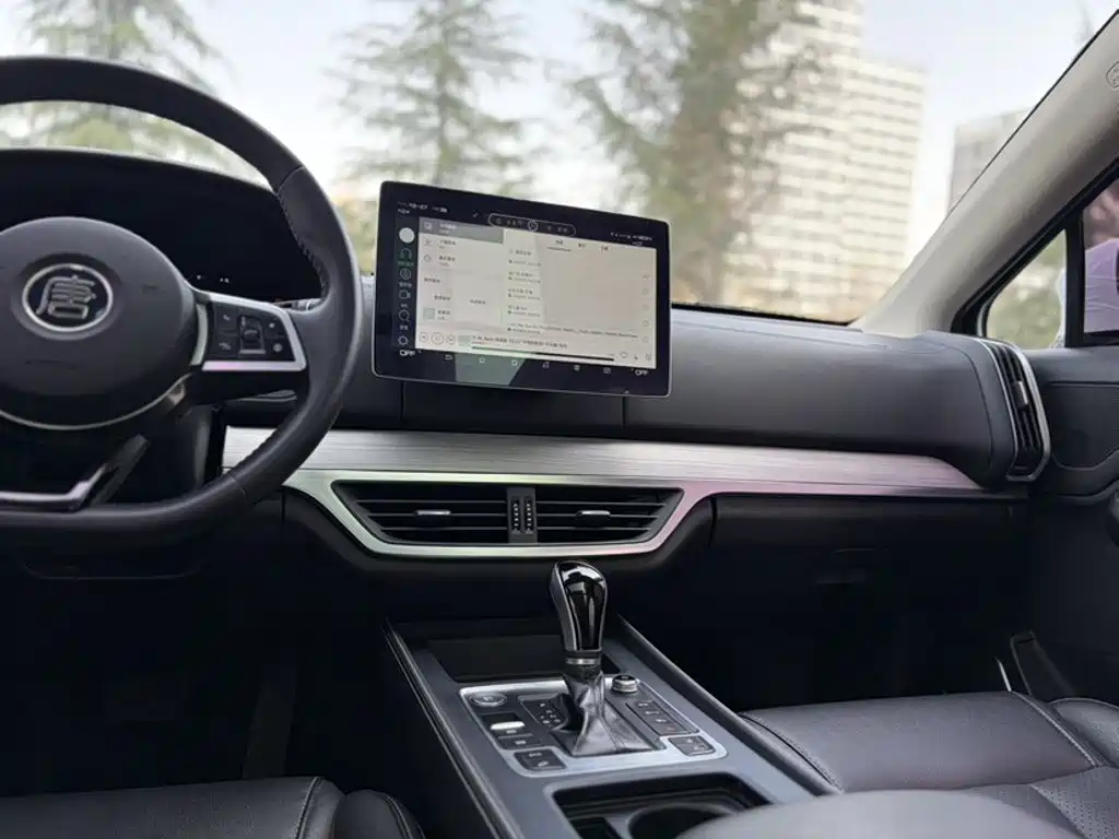 Tang 2.0 T Auto Connected Honored 7-seat CN-V