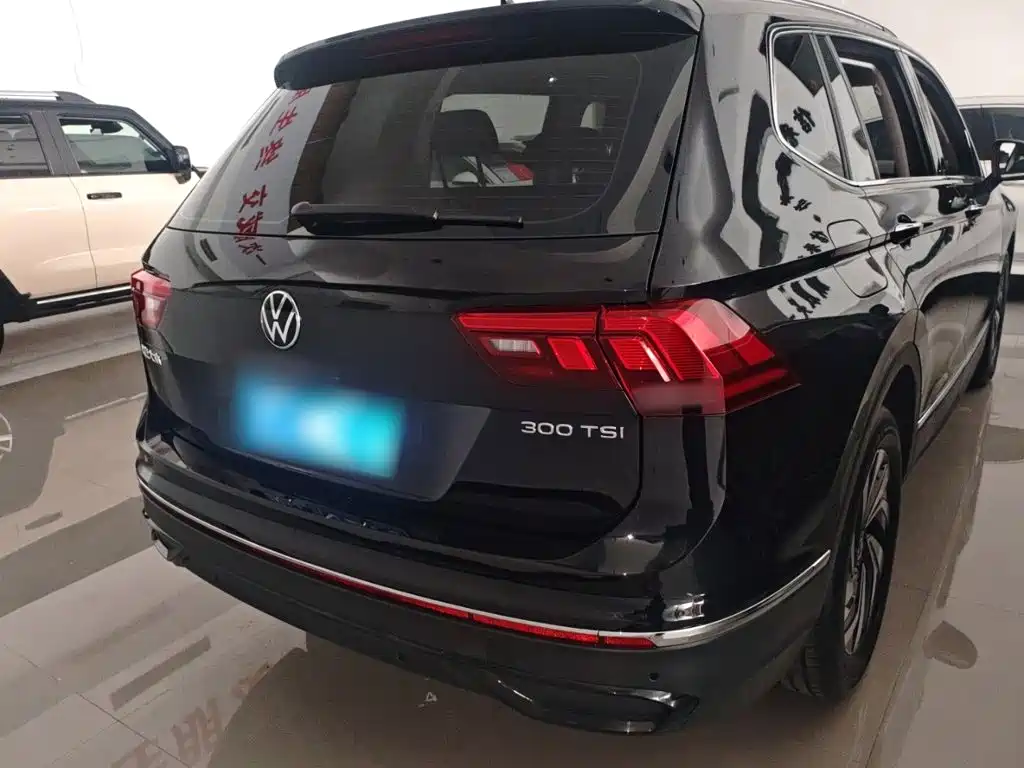 Tiguan L Outstanding 300 TSI Auto 2 WD Dragon