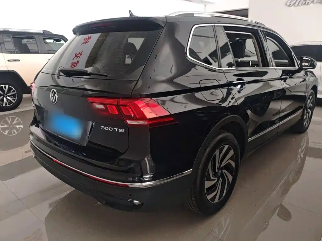 Tiguan L Outstanding 300 TSI Auto 2 WD Dragon