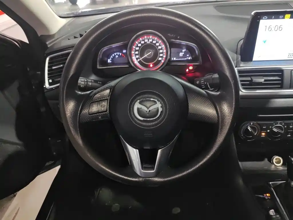 Mazda 3 Axela Sedan 1.5 L Auto Comfort