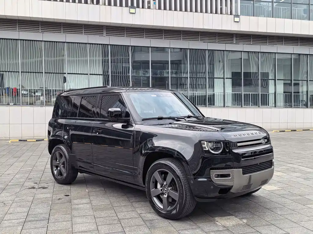 Land Rover Defender 110 3.0 T P400 X-Dynamic HSE