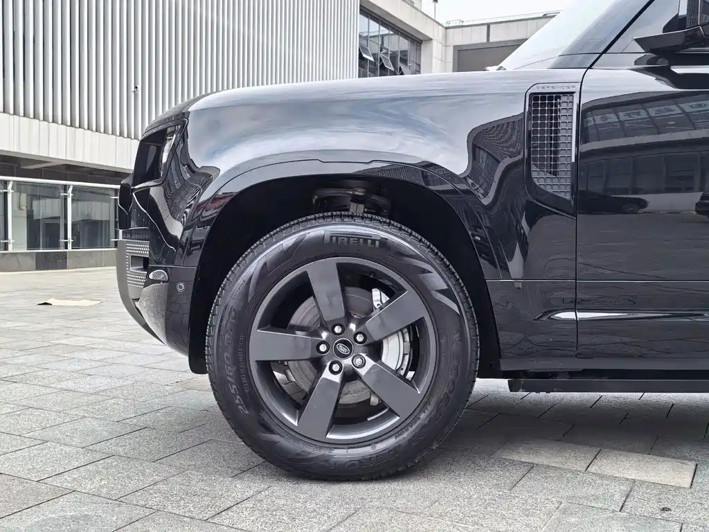 Land Rover Defender 110 3.0 T P400 X-Dynamic HSE