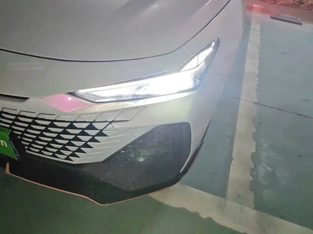 Changan UNI-V 2.0 T Sharp Speed