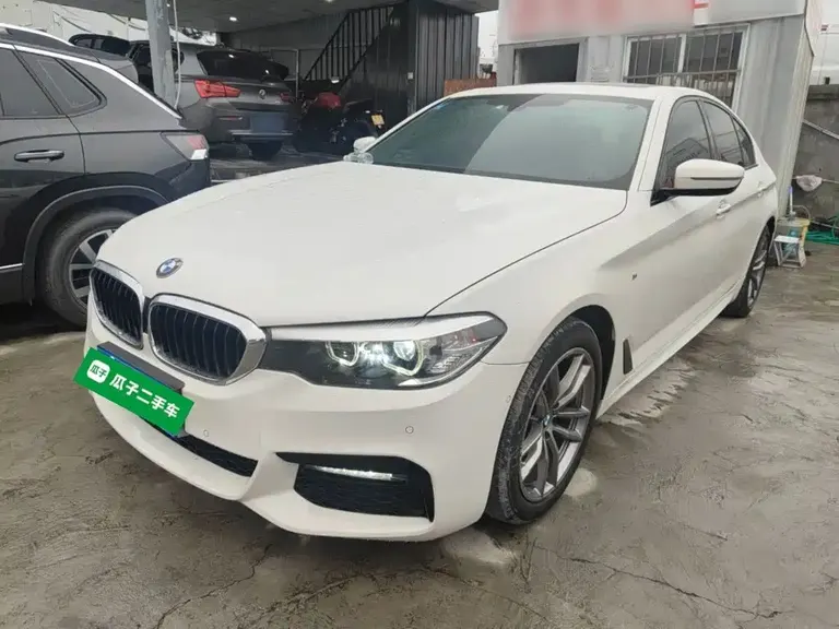 BMW 5 Series (Import) 525 i M Sport Package