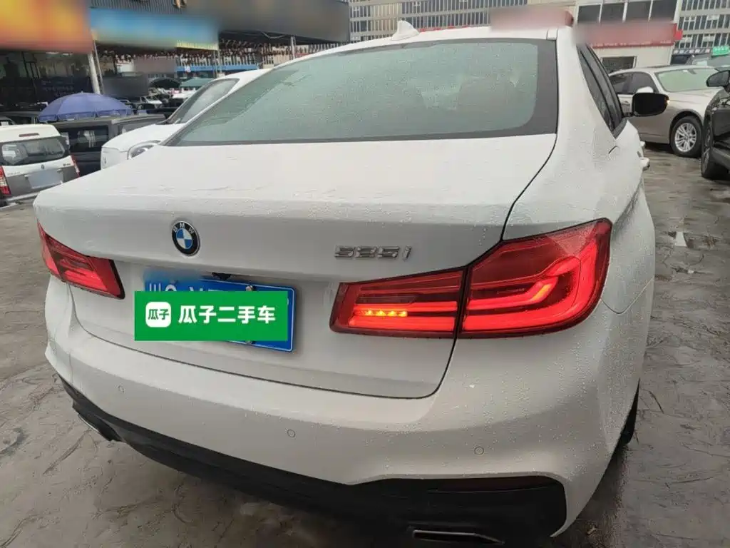 BMW 5 Series (Import) 525 i M Sport Package