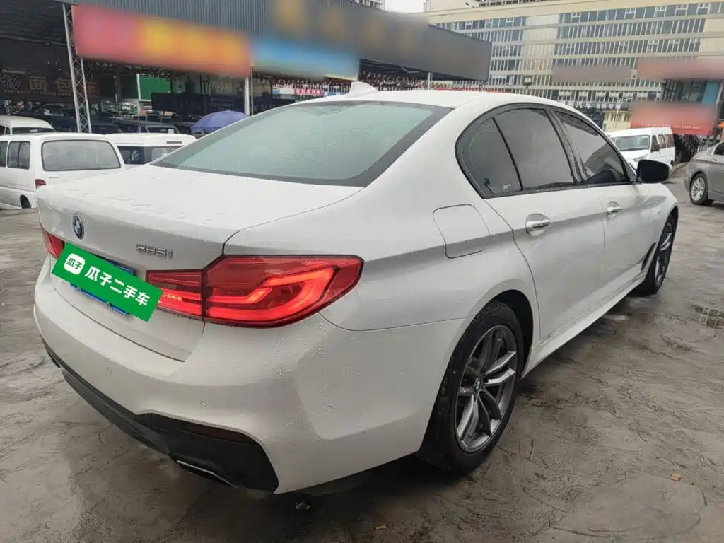 BMW 5 Series (Import) 525 i M Sport Package
