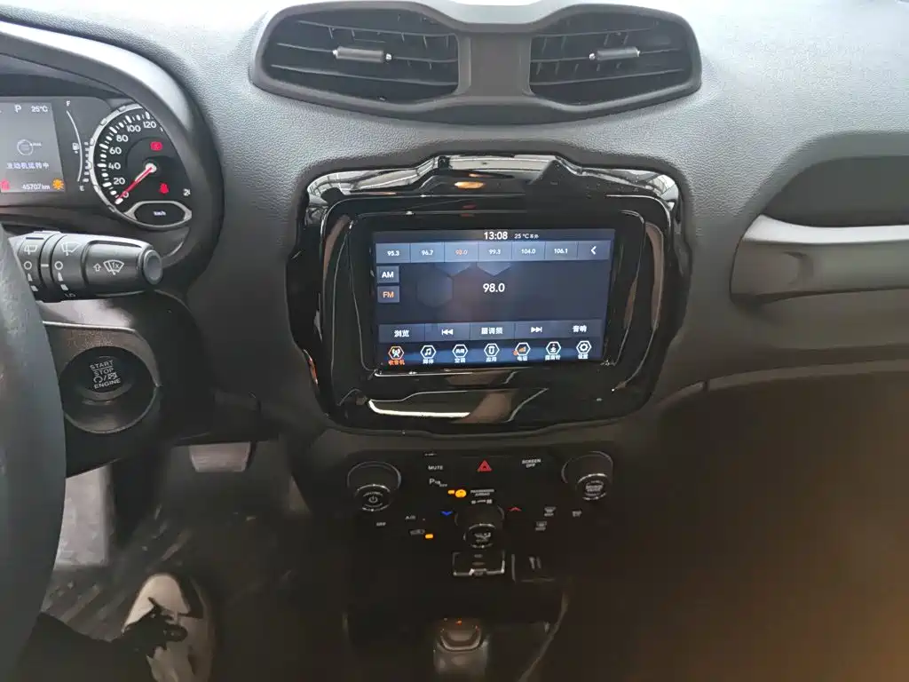 Renegade 自由侠 2019款 220 T 自动精英版