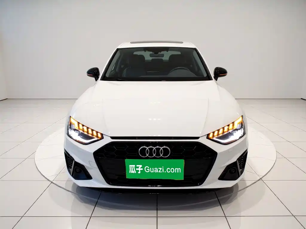 Audi A4 L 40 TFSI Luxury Dynamic