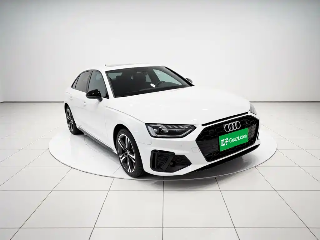 Audi A4 L 40 TFSI Luxury Dynamic