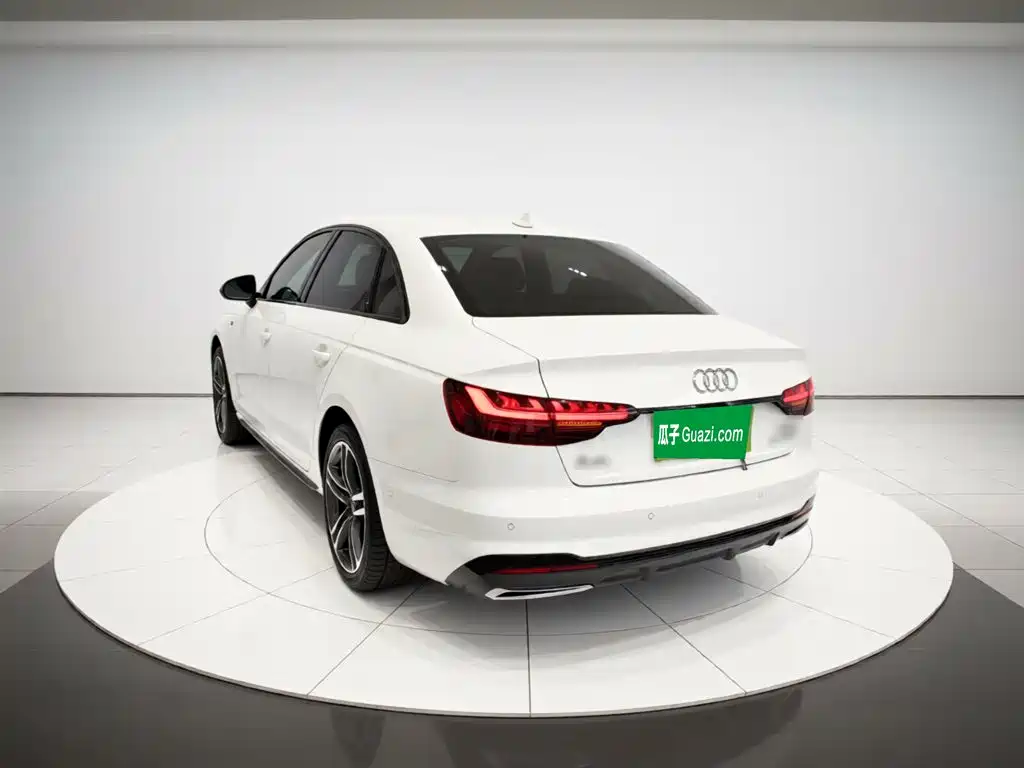 Audi A4 L 40 TFSI Luxury Dynamic