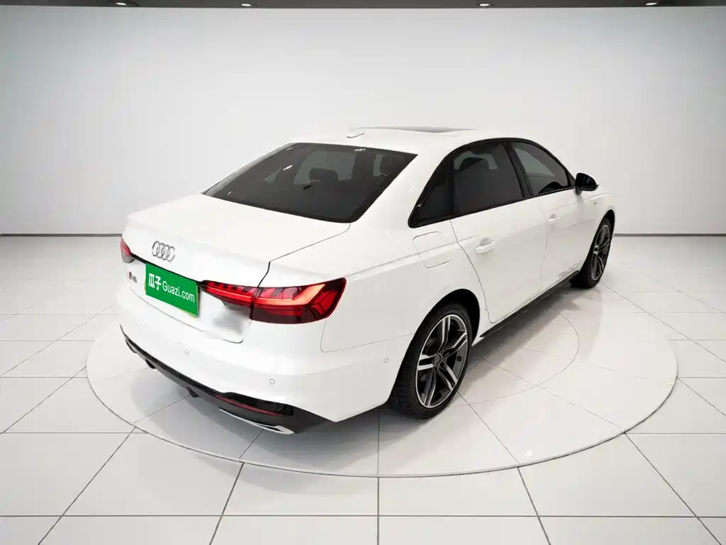 Audi A4 L 40 TFSI Luxury Dynamic