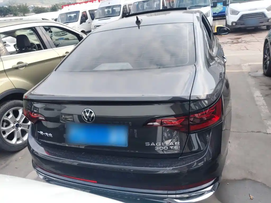 Sagitar 300 TSI DSG Transcend