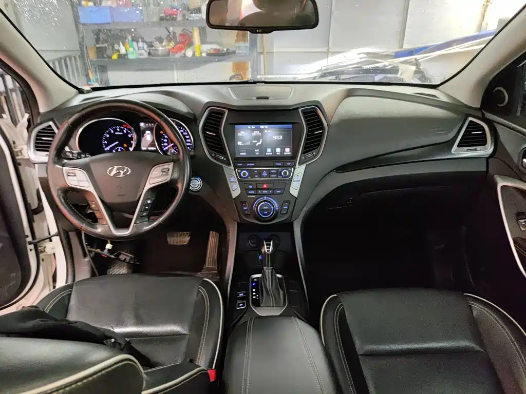 Santa Fe 2.4 L Auto 2 WD Intelligent 5-seat