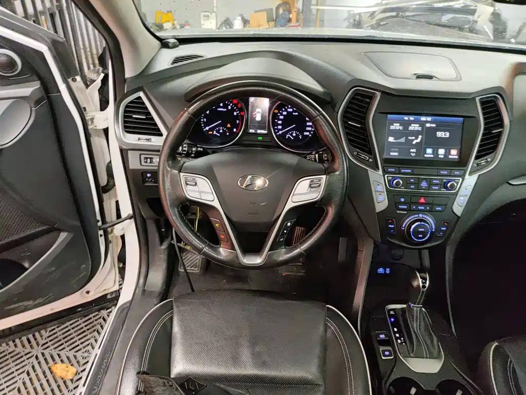 Santa Fe 2.4 L Auto 2 WD Intelligent 5-seat