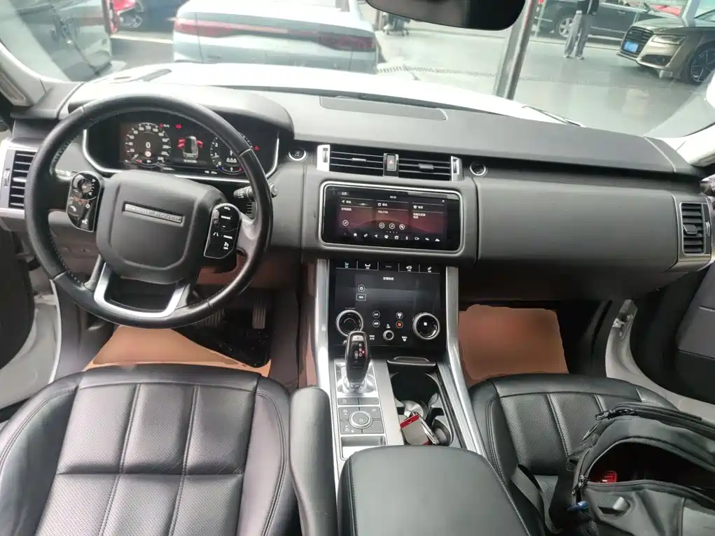 Range Rover Sport 3.0 L6 SE