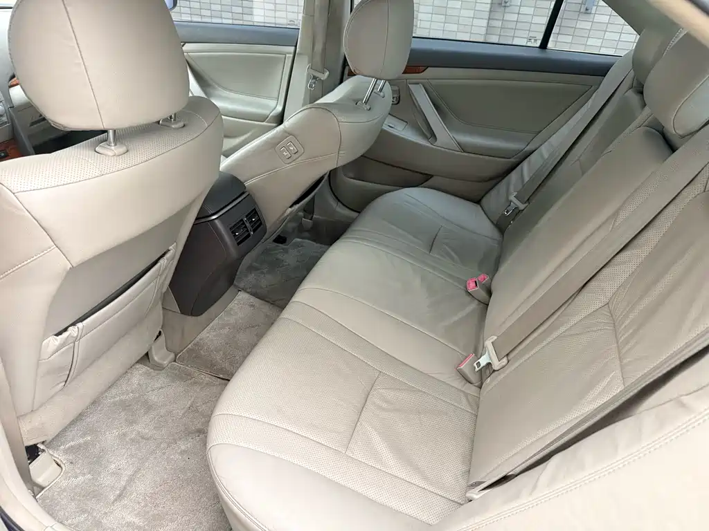 Camry 240 G Luxury