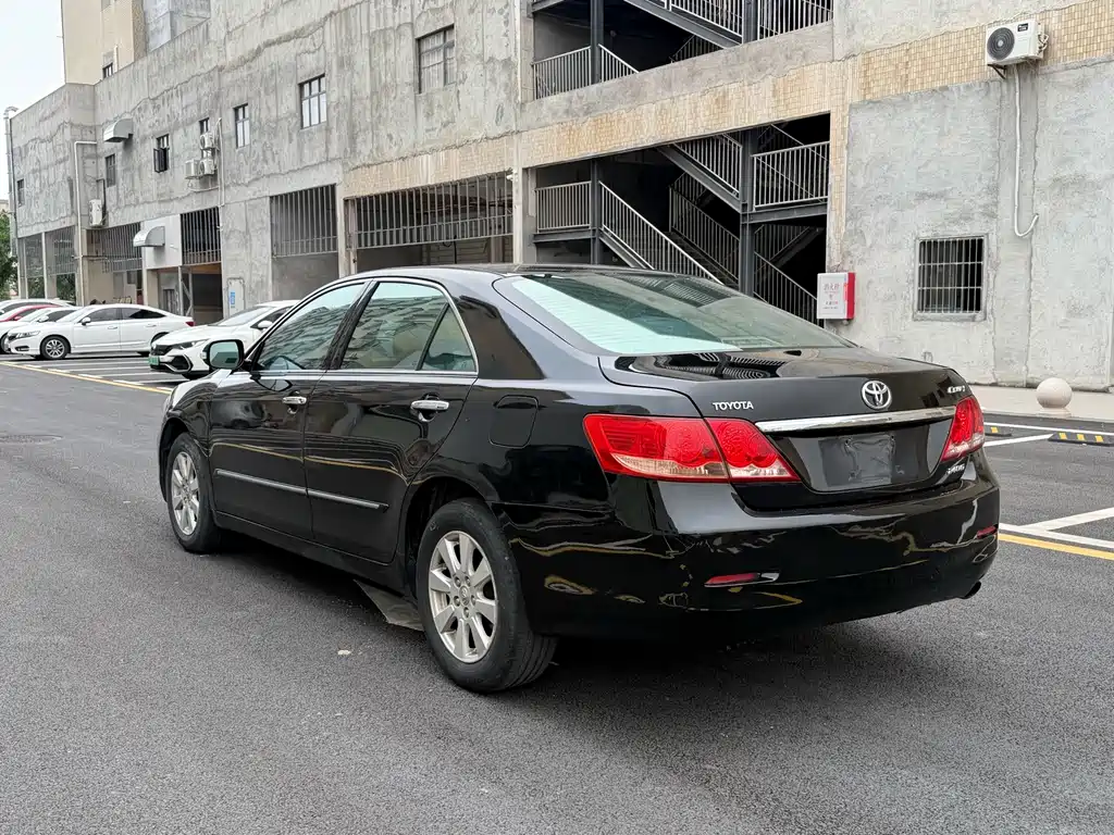 Camry 240 G Luxury