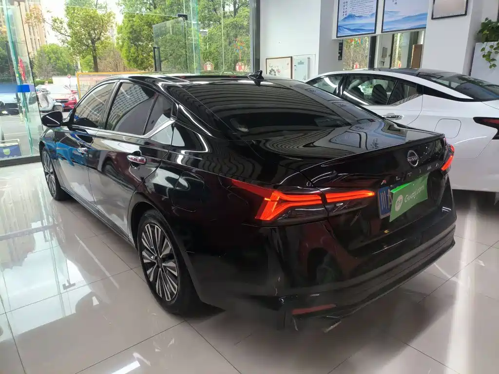 Teana 2.0 L XL-TLS Joy