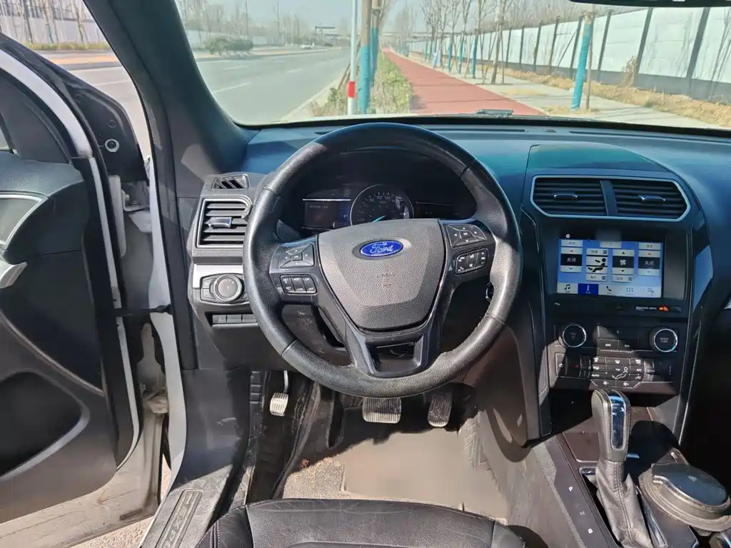 Explorer (Import) 2.3 T Style