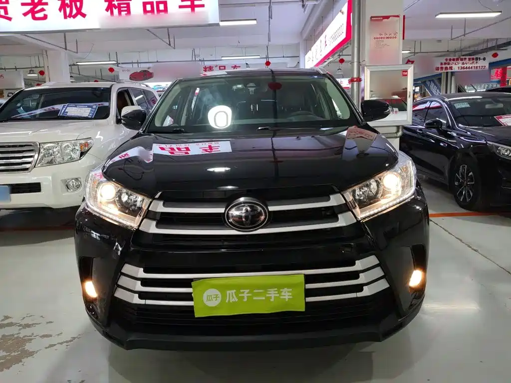Highlander 2.0 T 4 WD Luxury 7-seat CN-VI